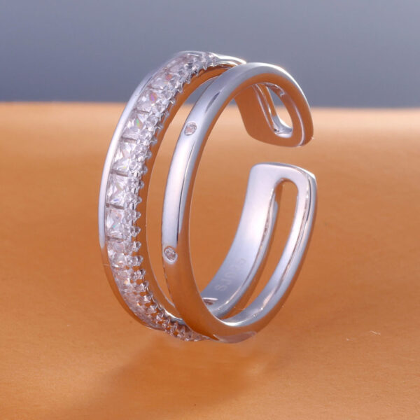 MELANO Pure 925 Sterling Silver Round Shape Unique Diamond Ring
