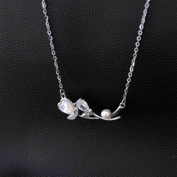 MELANO 925 Sterling Silver Flower Pendant With Chain